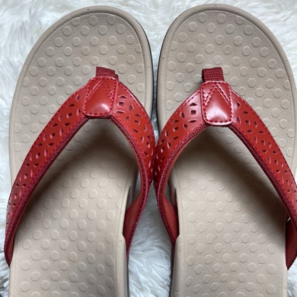 Vionic Leather Thong Sandals - Tide Anniversary - Picture 3 of 8